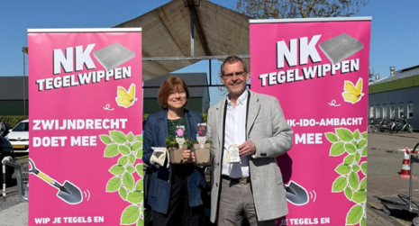 NK tegelwippen Intratuin beeld