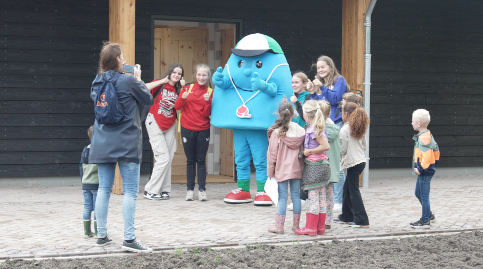 Week vd opvoeding - beeld Toppie opening Kiboehoeve